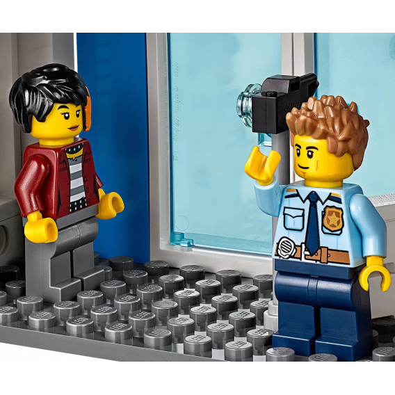 743 piese constructor Stație de Poliție Lego 109888 9
