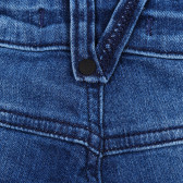 Jeans din bumbac de culoare albastră, pentru băieți s.Oliver 179837 3