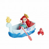 Figurina Ariel cu o barcă Disney Princess 210088 