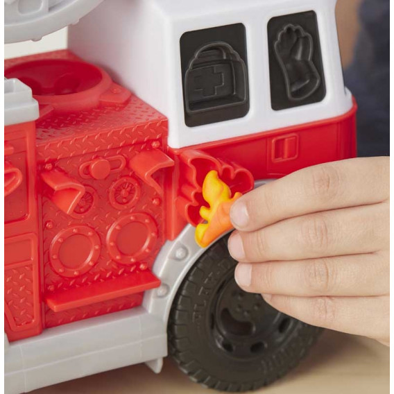 Trusă de modelare a camioanelor de pompieri Hasbro 210540 2