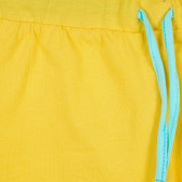 Pantaloni scurți galbeni, din bumbac cu margini verzi Benetton 221566 2