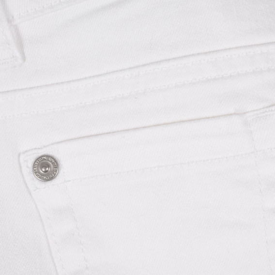 Pantaloni scurți din denim, de culoare albă Benetton 221694 3