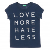 Bluză din bumbac cu mâneci scurte și inscripție Love more hate less, albastru închis Benetton 224549 