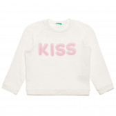 Bluză din bumbac cu inscripție 3D KISS, albă Benetton 237903 