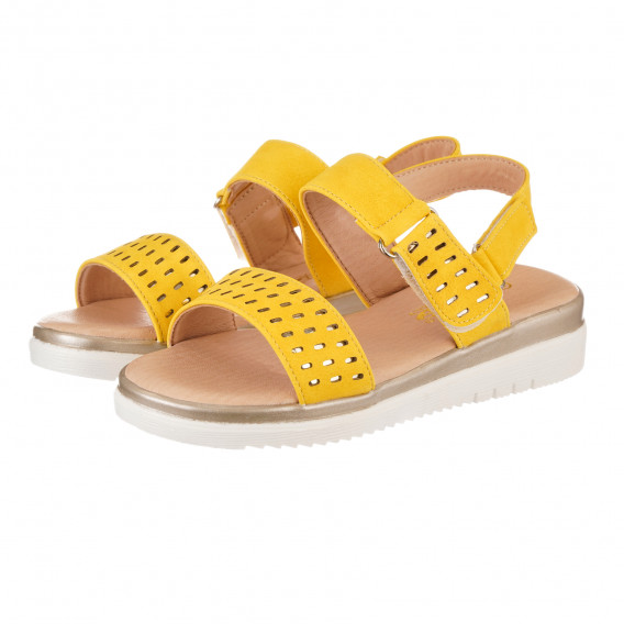 Sandale cu găuri decorative, galbene Star 240501 