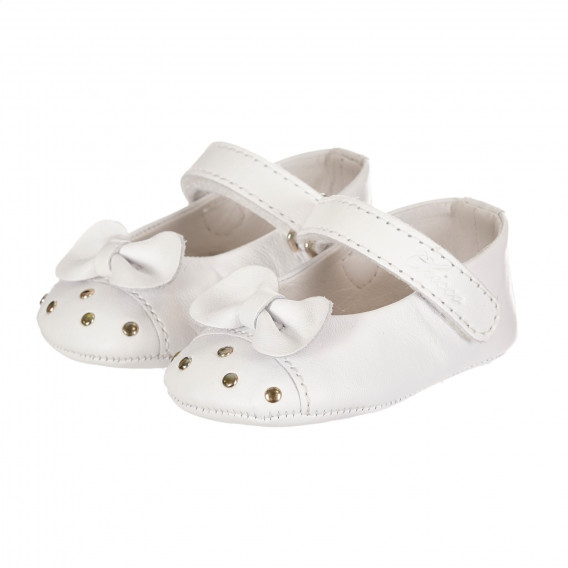 Pantofi cu aplicație de panglici și capse, albi Chicco 257838 