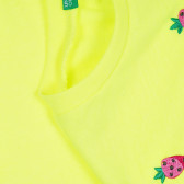 Tricou cu mâneci scurte și aplicație de căpșuni, galben Benetton 268437 3