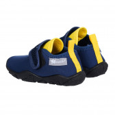 Pantofi de apă cu velcro și detalii galbene, albaștri Sterntaler 284643 2