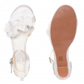 Sandale elegante cu aplicație florală, albe Cool club 334787 3