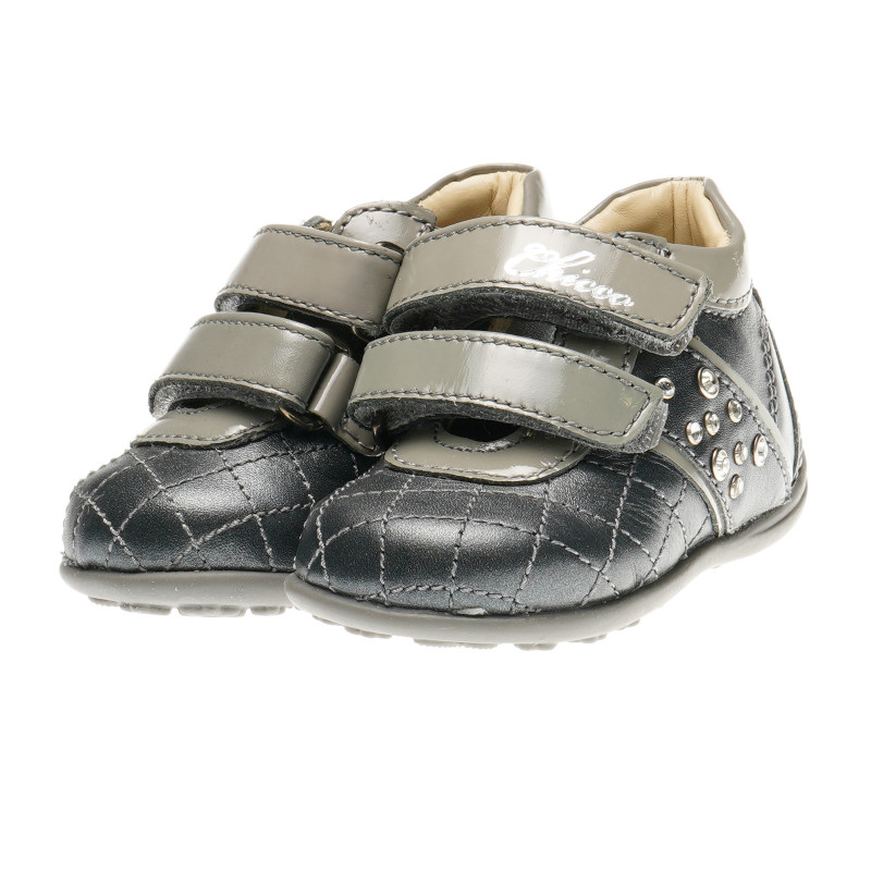 Pantofi din piele pentru fetițe, cu pietricele aplicate  39962