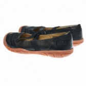 Pantofi negri cu un decor de benzi elastice pentru fete Keen 48531 2