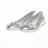 Pantofi pentru fete, argintii cu o fundiță de accent Averis Balducci 60895 
