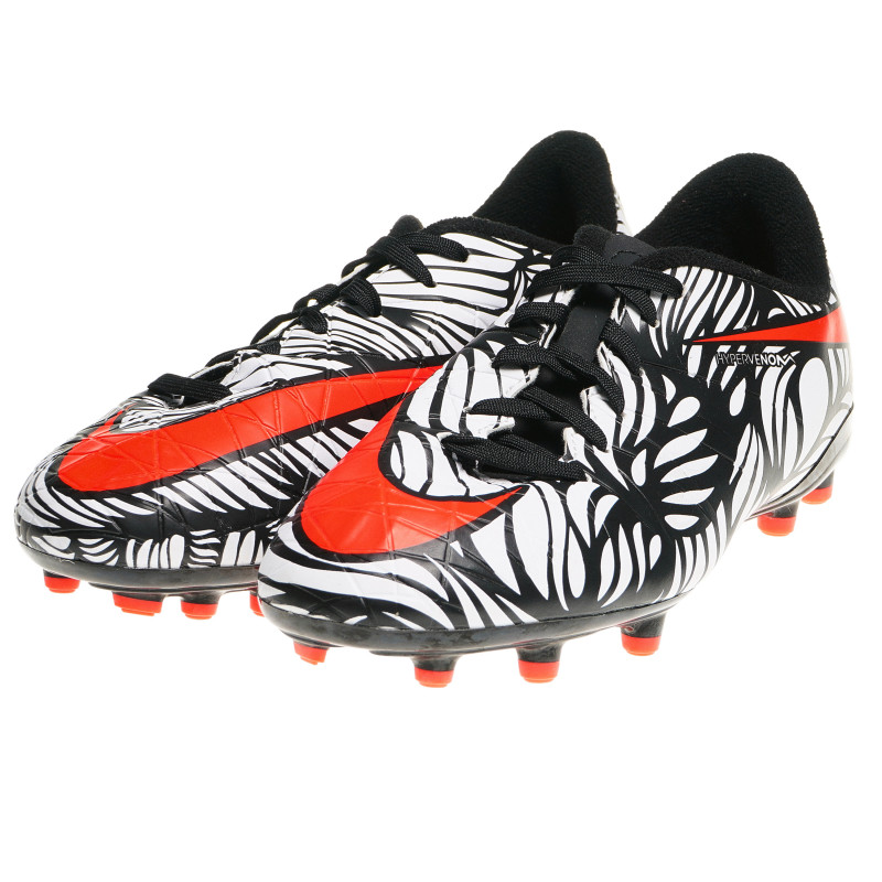 Pantofi de fotbal cu motive negre și albe pentru băieți cu logo roșu  63231