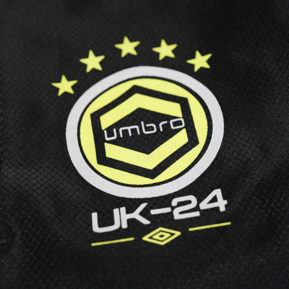 Pantaloni scurți de băiat, negri cu dungi galbene Umbro 68356 3